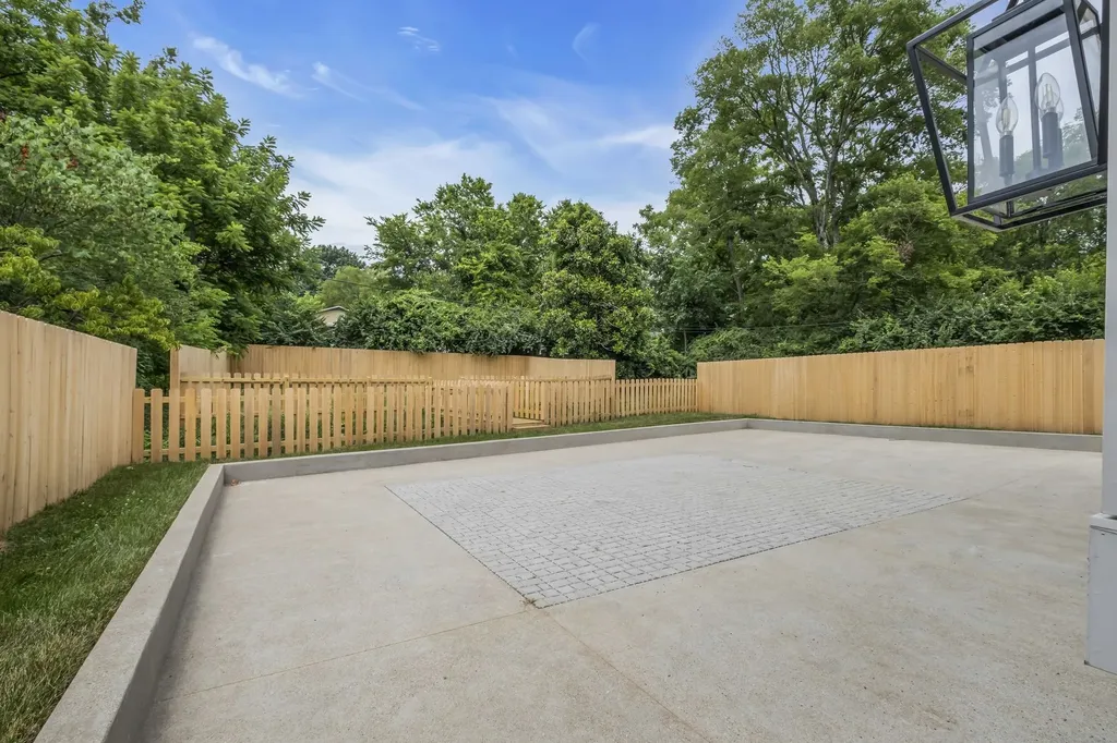 2704 Westwood Avenue Nashville TN 37212