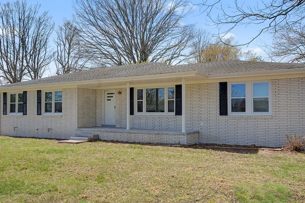 521 Greenwood Drive Lafayette TN 37083