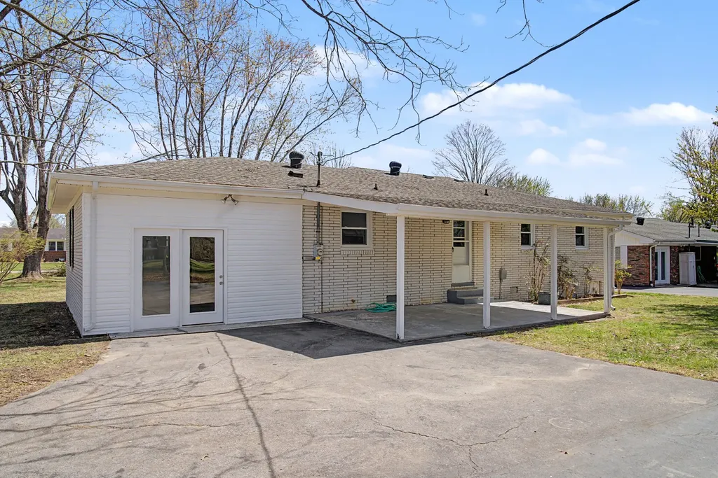 521 Greenwood Drive Lafayette TN 37083