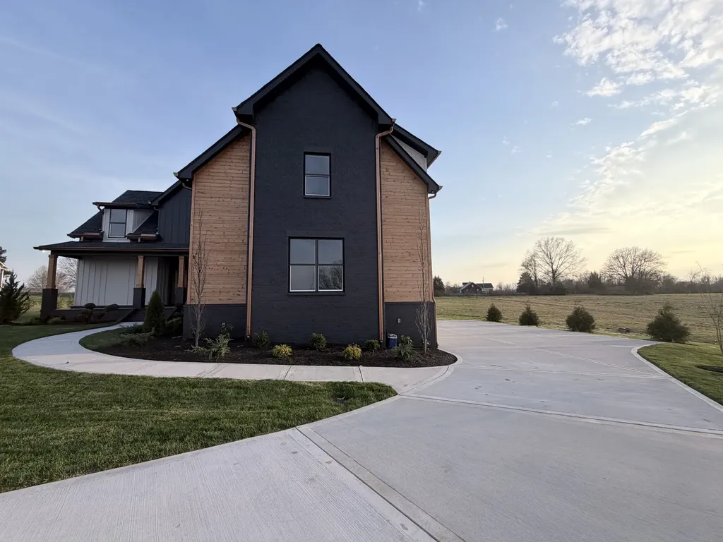 6447 Hopewell Road Springfield TN 37172