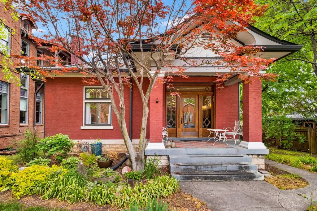 1308 6th Ave, N Nashville TN 37208