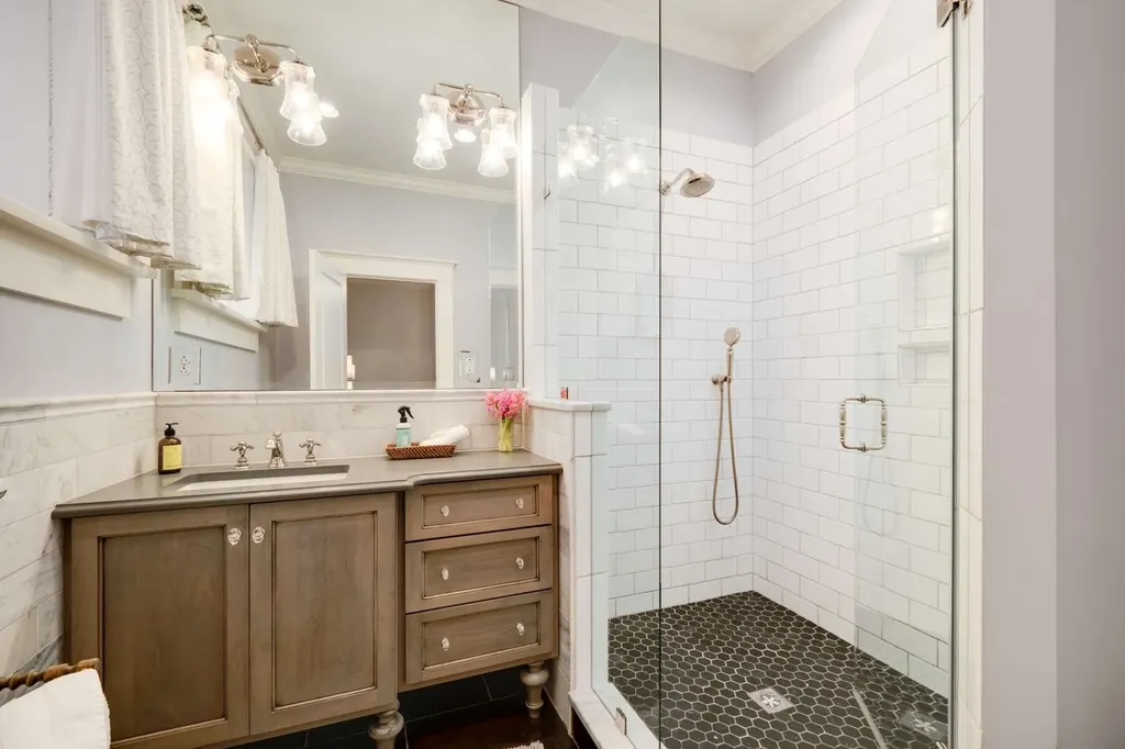 1308 6th Ave, N Nashville TN 37208