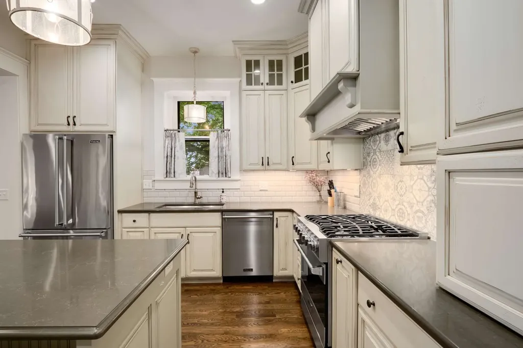 1308 6th Ave, N Nashville TN 37208