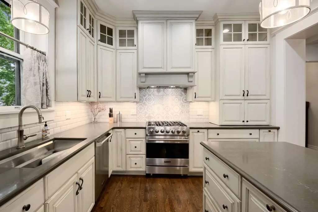 1308 6th Ave, N Nashville TN 37208