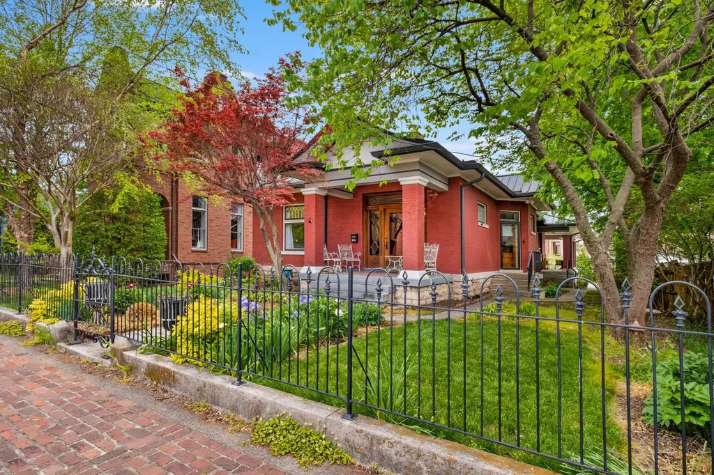 1308 6th Ave, N Nashville TN 37208