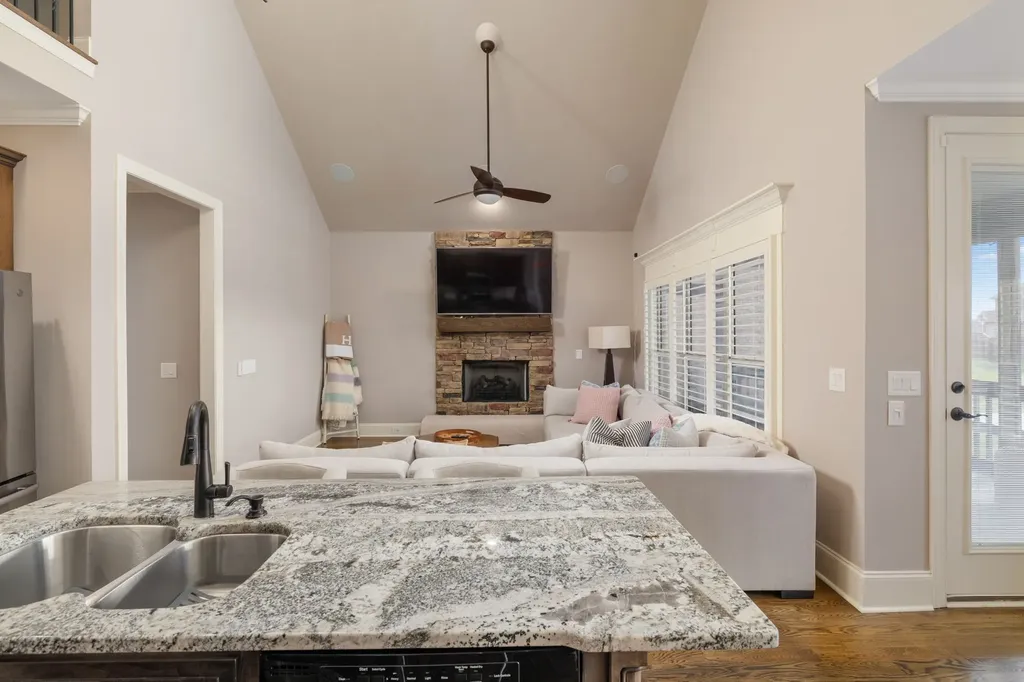 611 Southshore Point Mount Juliet TN 37122