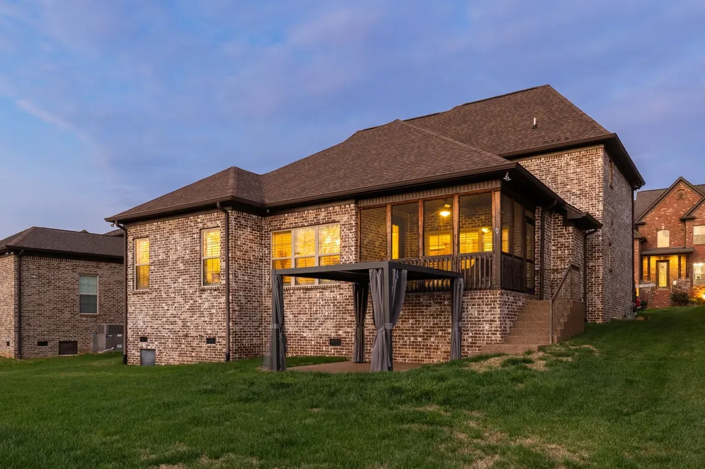 611 Southshore Point Mount Juliet TN 37122
