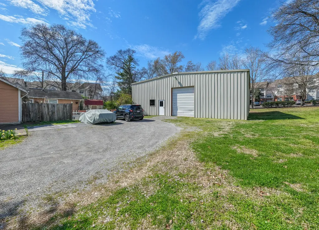 7114 Old Harding Pike Nashville TN 37221