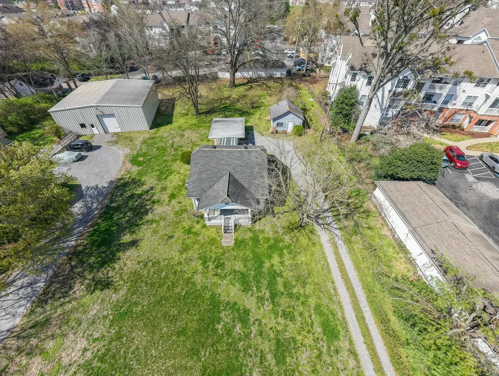 7114 Old Harding Pike Nashville TN 37221