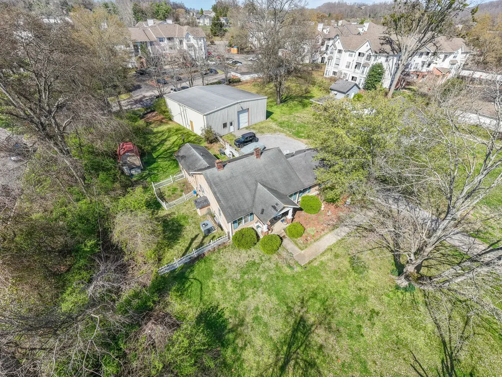 7114 Old Harding Pike Nashville TN 37221