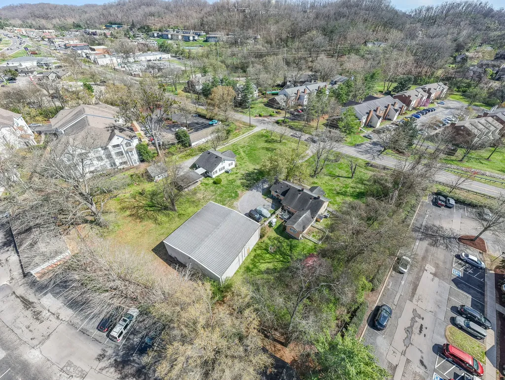 7114 Old Harding Pike Nashville TN 37221