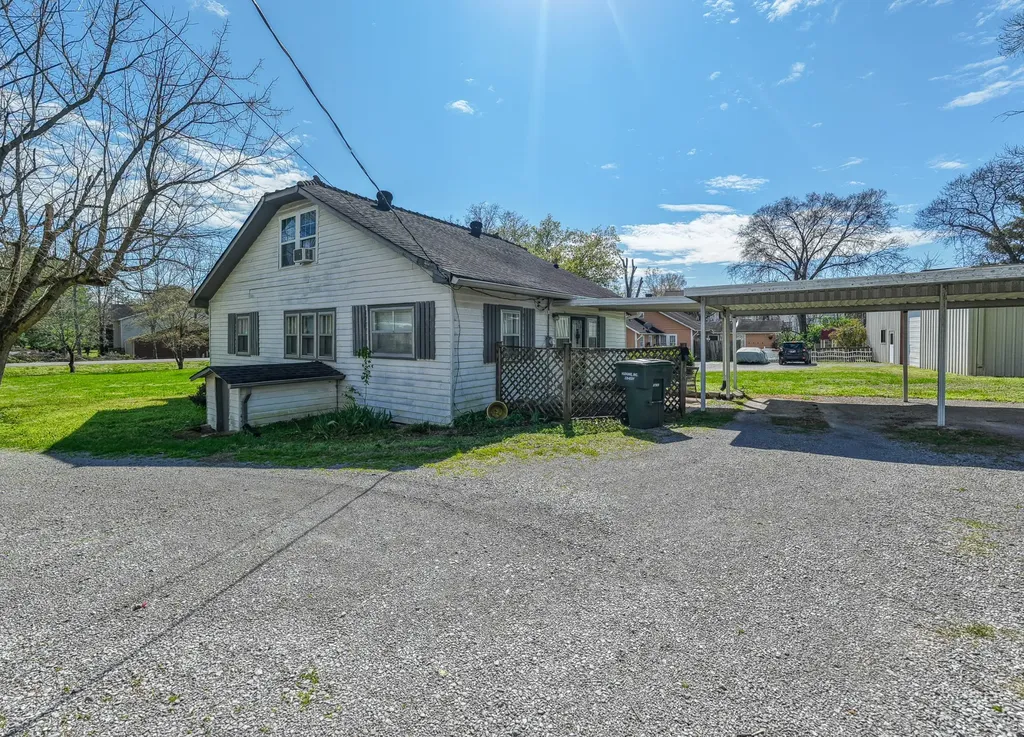 7114 Old Harding Pike Nashville TN 37221
