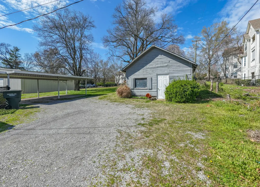 7114 Old Harding Pike Nashville TN 37221