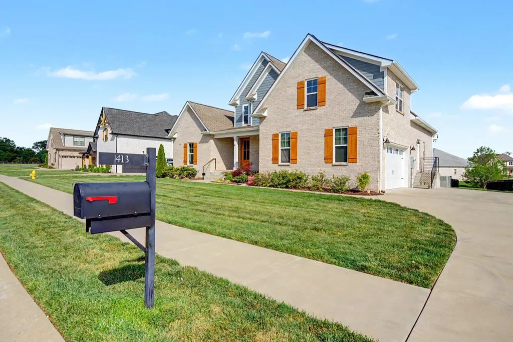 413 Sheas Way Clarksville TN 37043