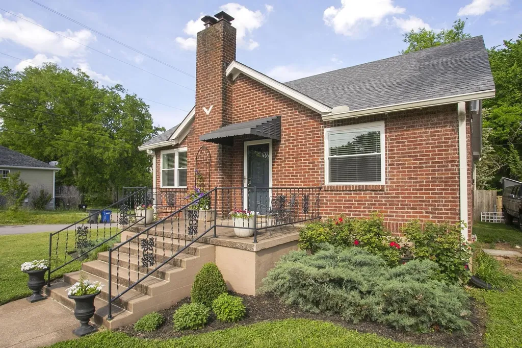 806 Fleming Street Columbia TN 38401