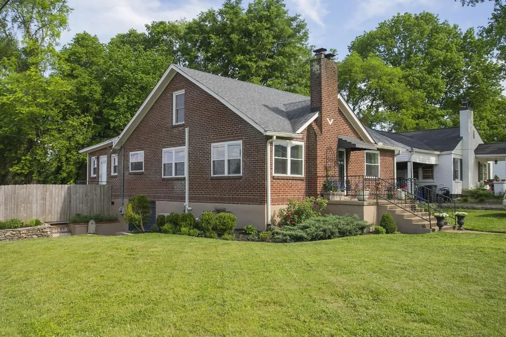 806 Fleming Street Columbia TN 38401