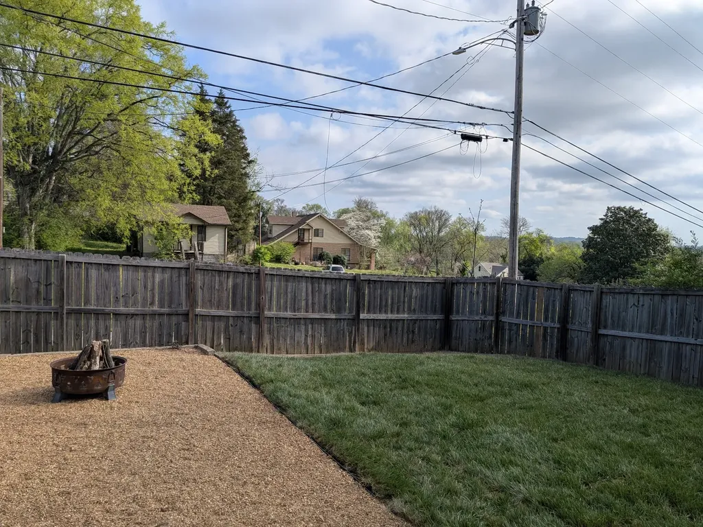 806 Fleming Street Columbia TN 38401