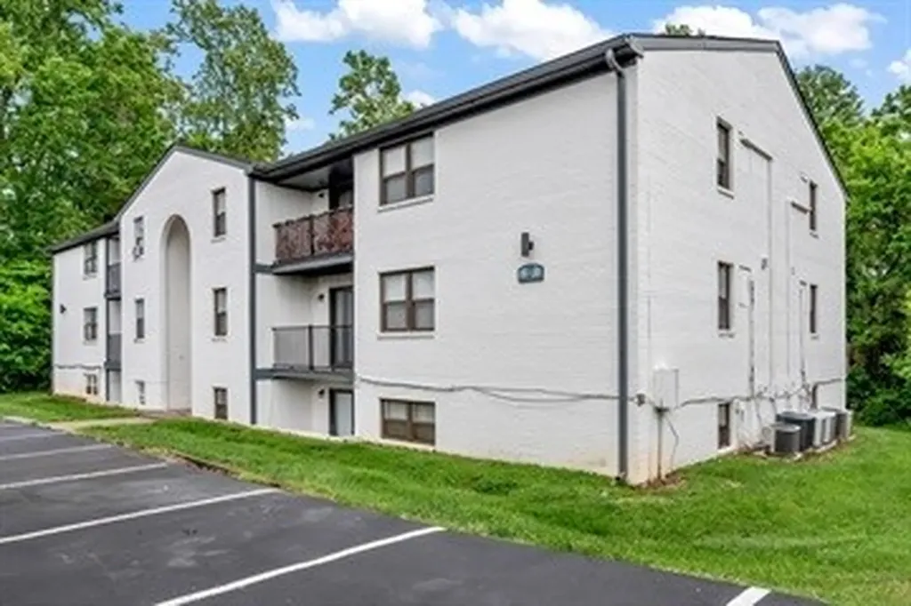 136 Jack Miller Boulevard Clarksville TN 37042