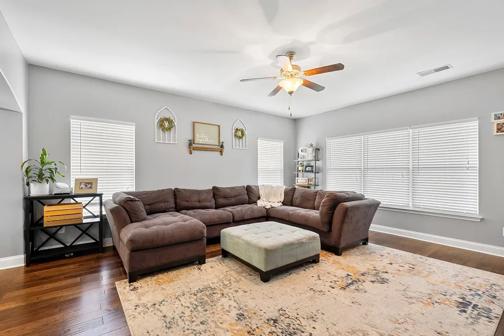216 Jocelyn Drive Cottontown TN 37048