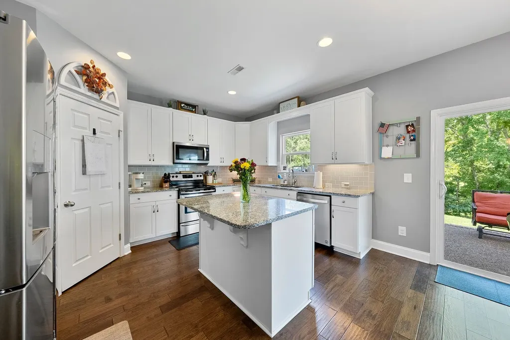 216 Jocelyn Drive Cottontown TN 37048