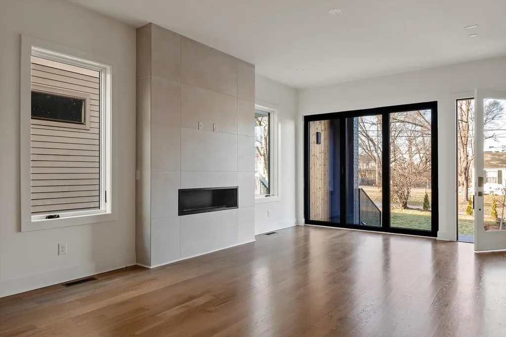 547B Moore Avenue Nashville TN 37203