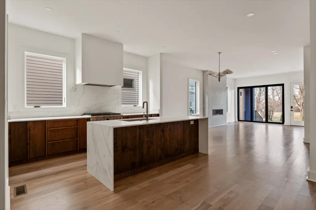 547B Moore Avenue Nashville TN 37203