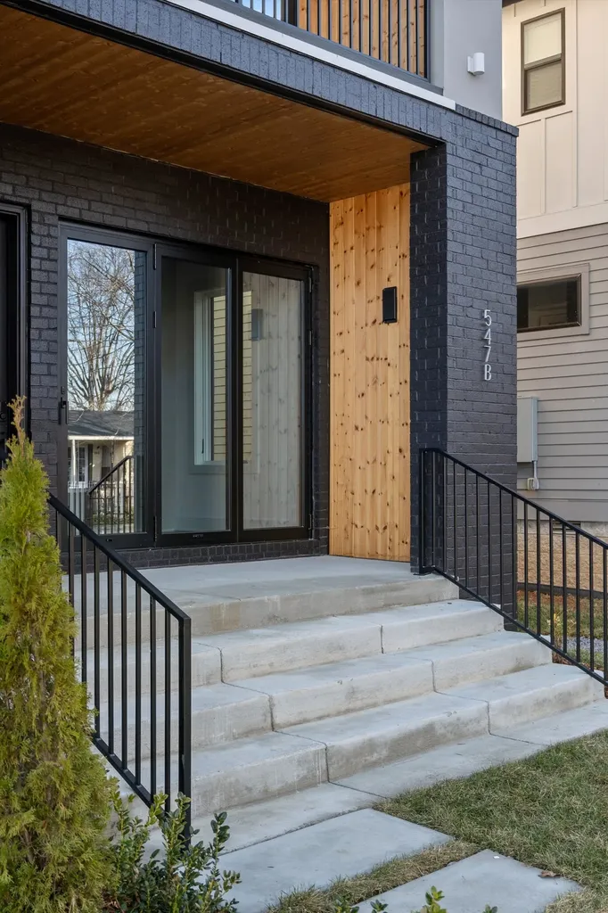547B Moore Avenue Nashville TN 37203