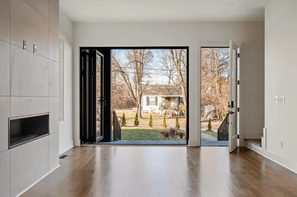 547B Moore Avenue Nashville TN 37203