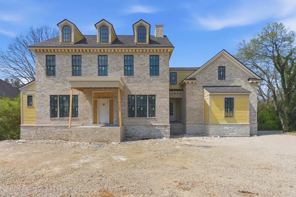 215 Page Road Nashville TN 37205