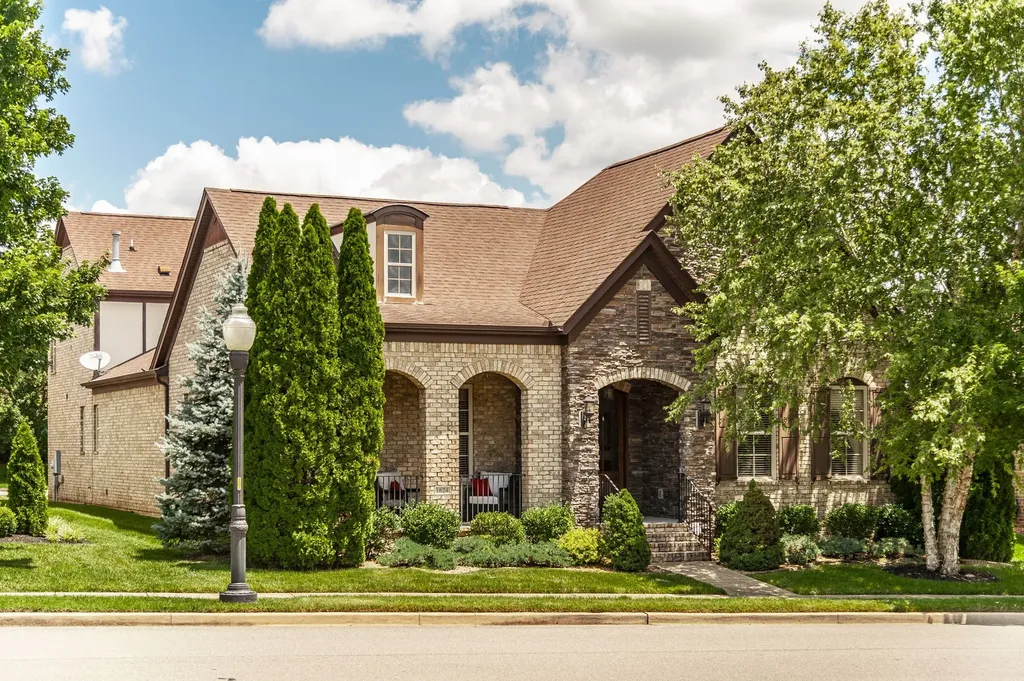 1624 Kelvington Boulevard Gallatin TN 37066