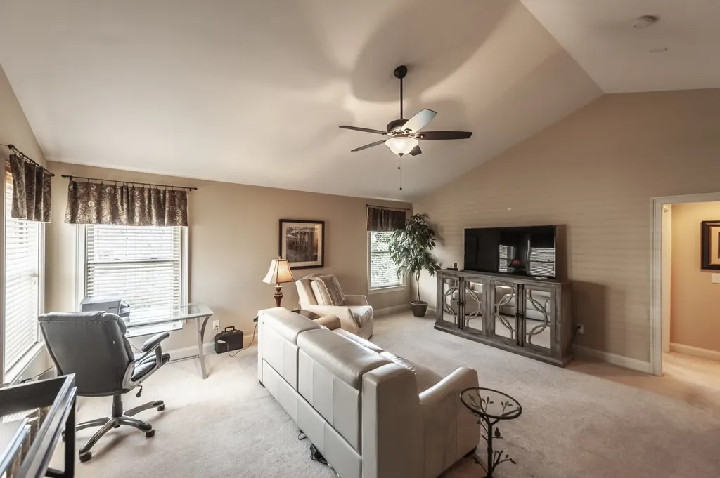 1624 Kelvington Boulevard Gallatin TN 37066