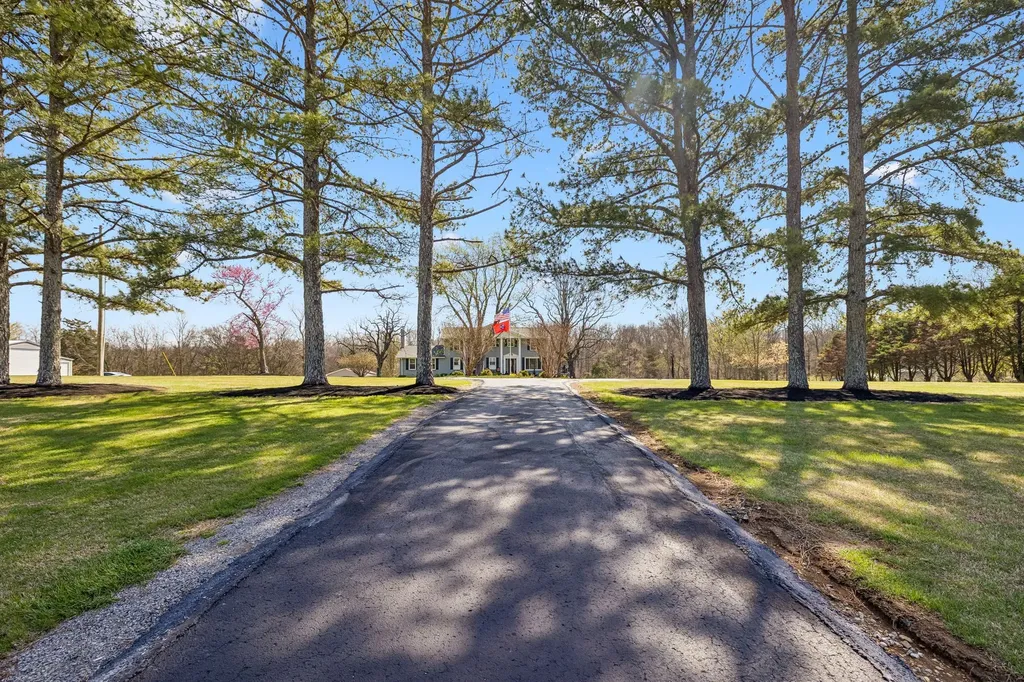 9469 Christiana Fosterville Road Christiana TN 37037