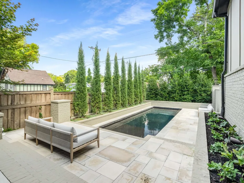 2710 Brightwood Avenue Nashville TN 37212