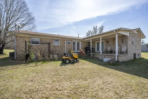 5062 Sunny Acres Drive Waynesboro TN 38485