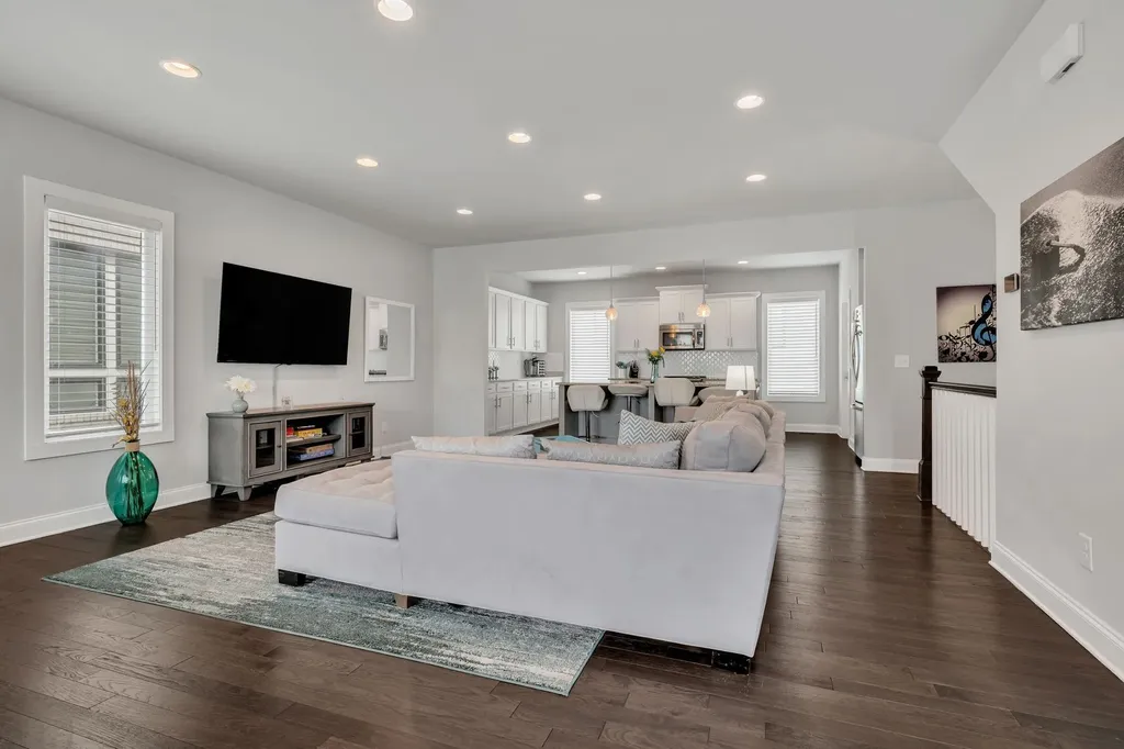 719 Douglas Avenue Nashville TN 37207