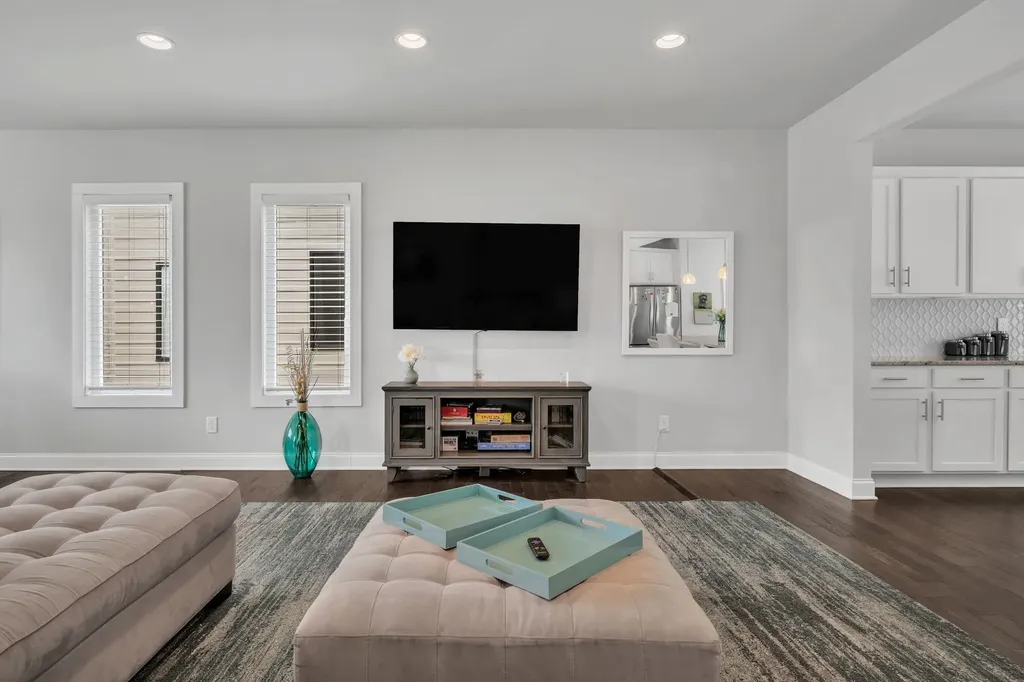719 Douglas Avenue Nashville TN 37207