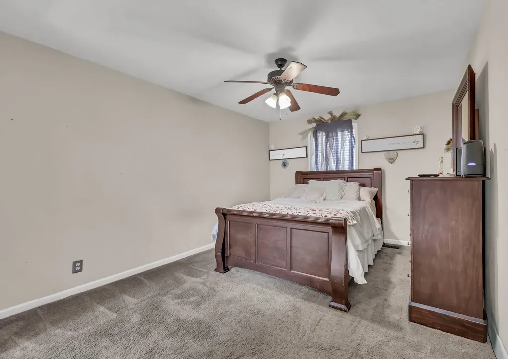 1727 Needmore Road Clarksville TN 37042
