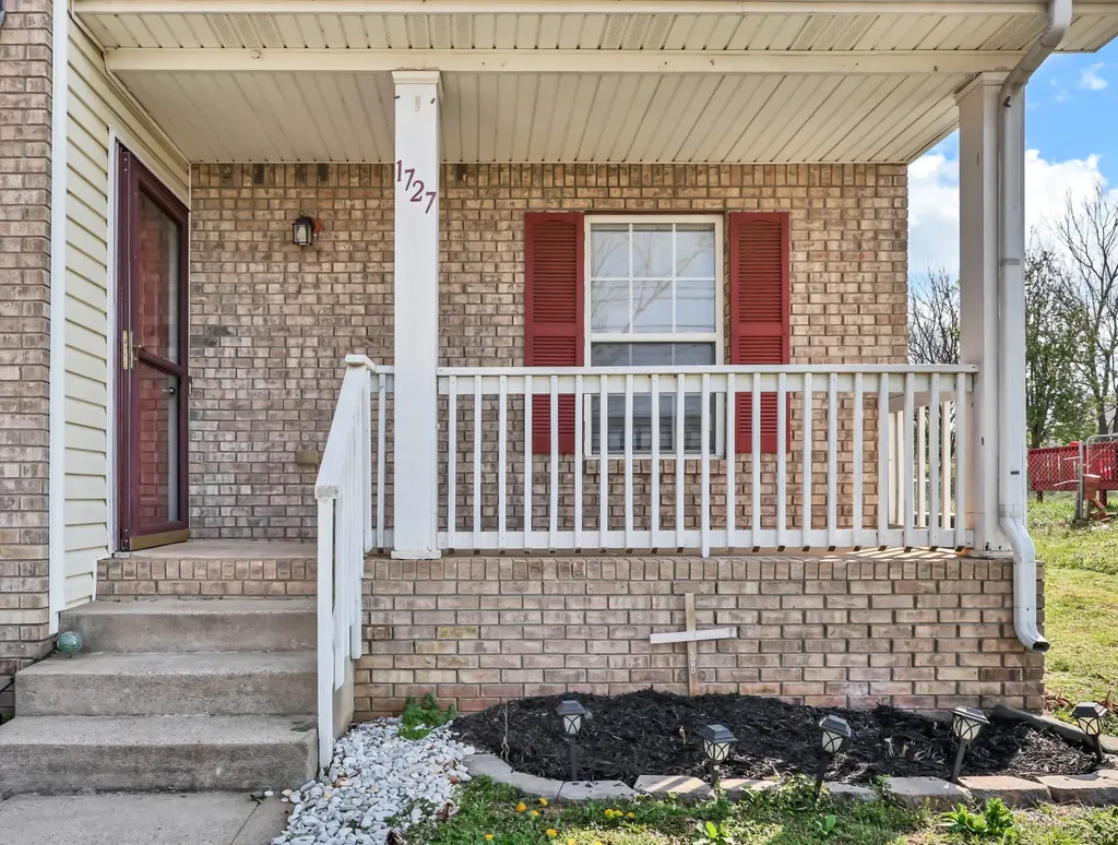 1727 Needmore Road Clarksville TN 37042