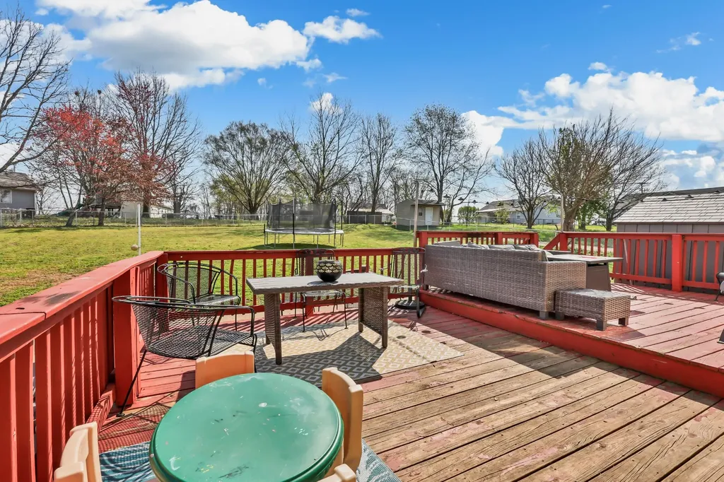 1727 Needmore Road Clarksville TN 37042