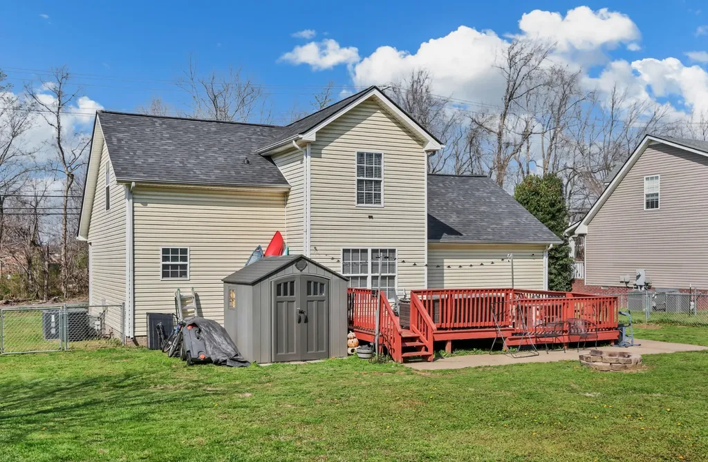 1727 Needmore Road Clarksville TN 37042