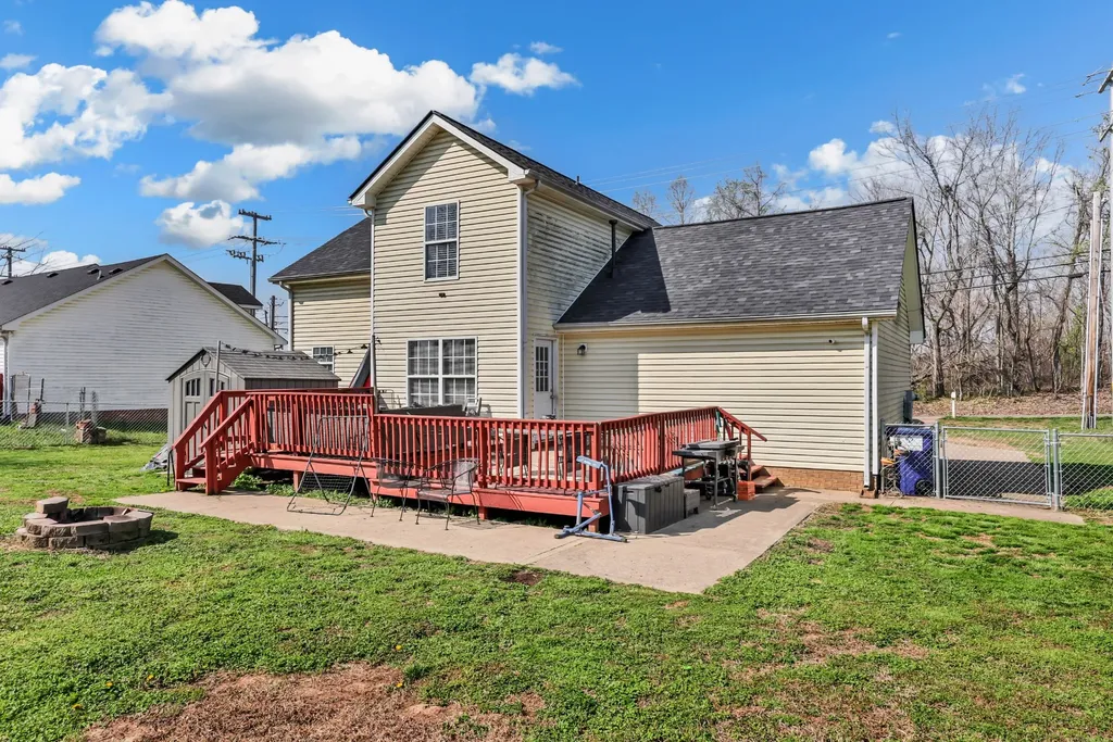 1727 Needmore Road Clarksville TN 37042