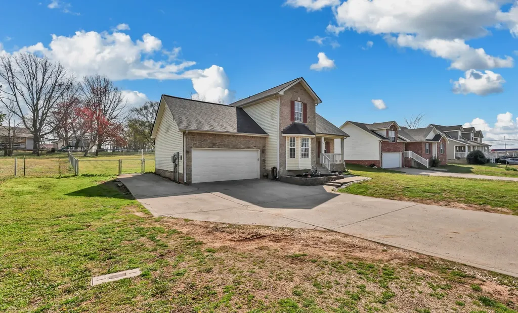 1727 Needmore Road Clarksville TN 37042