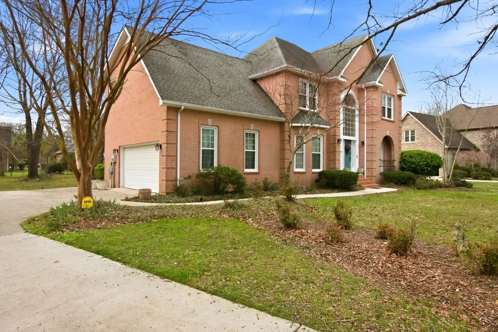 108 Albemarle Drive Tullahoma TN 37388