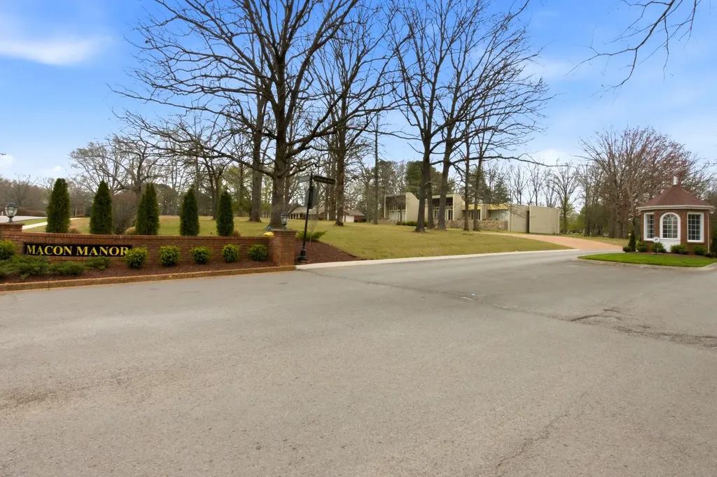 108 Albemarle Drive Tullahoma TN 37388