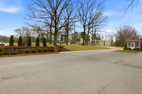 108 Albemarle Drive Tullahoma TN 37388