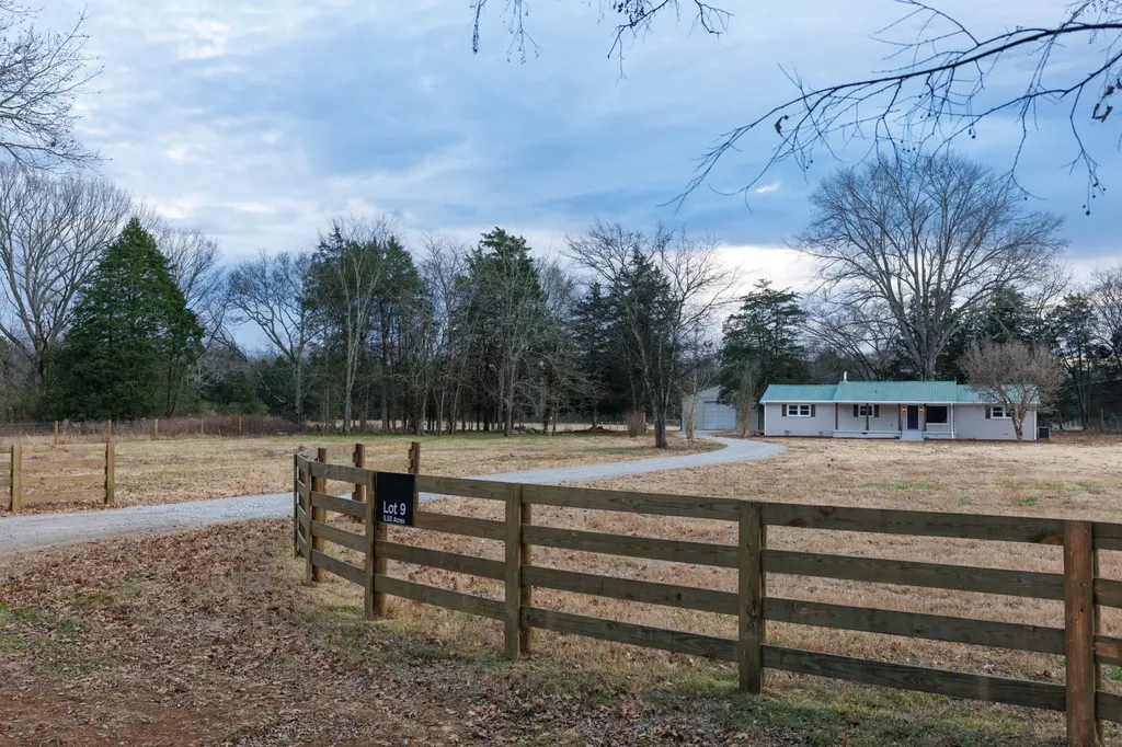 2239 Hunter Bills Road Lewisburg TN 37091