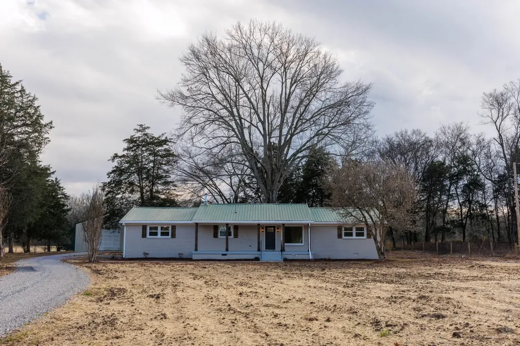 2239 Hunter Bills Road Lewisburg TN 37091