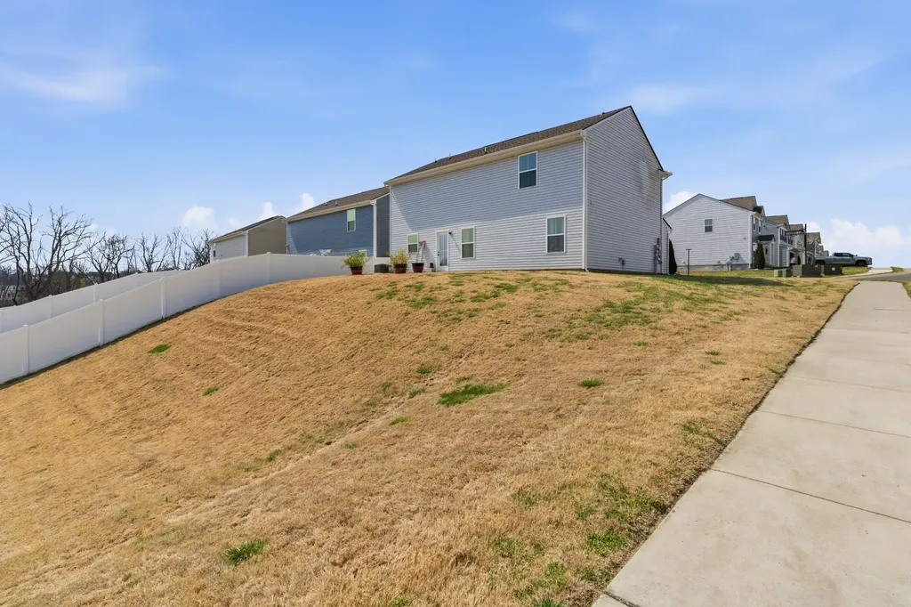 4211 S Downs Circle White House TN 37188