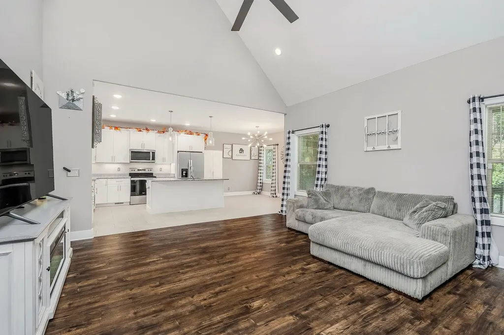 158 Briarwood Lane Smithville TN 37166