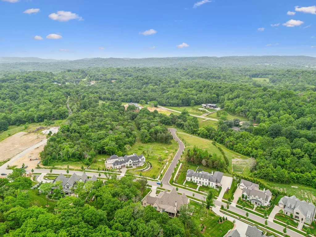 8906 Dovetail Court College Grove TN 37046